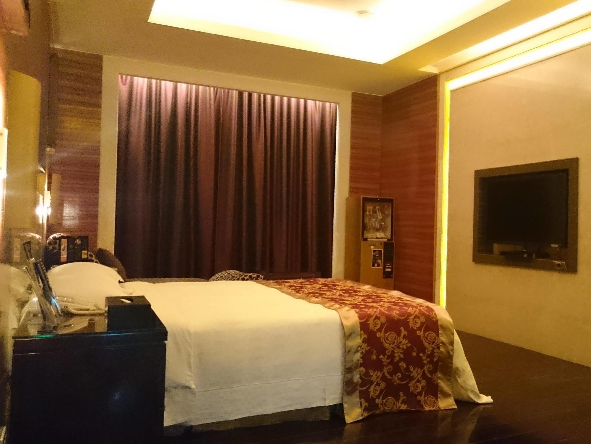 Refinement Motel Taichung Dış mekan fotoğraf