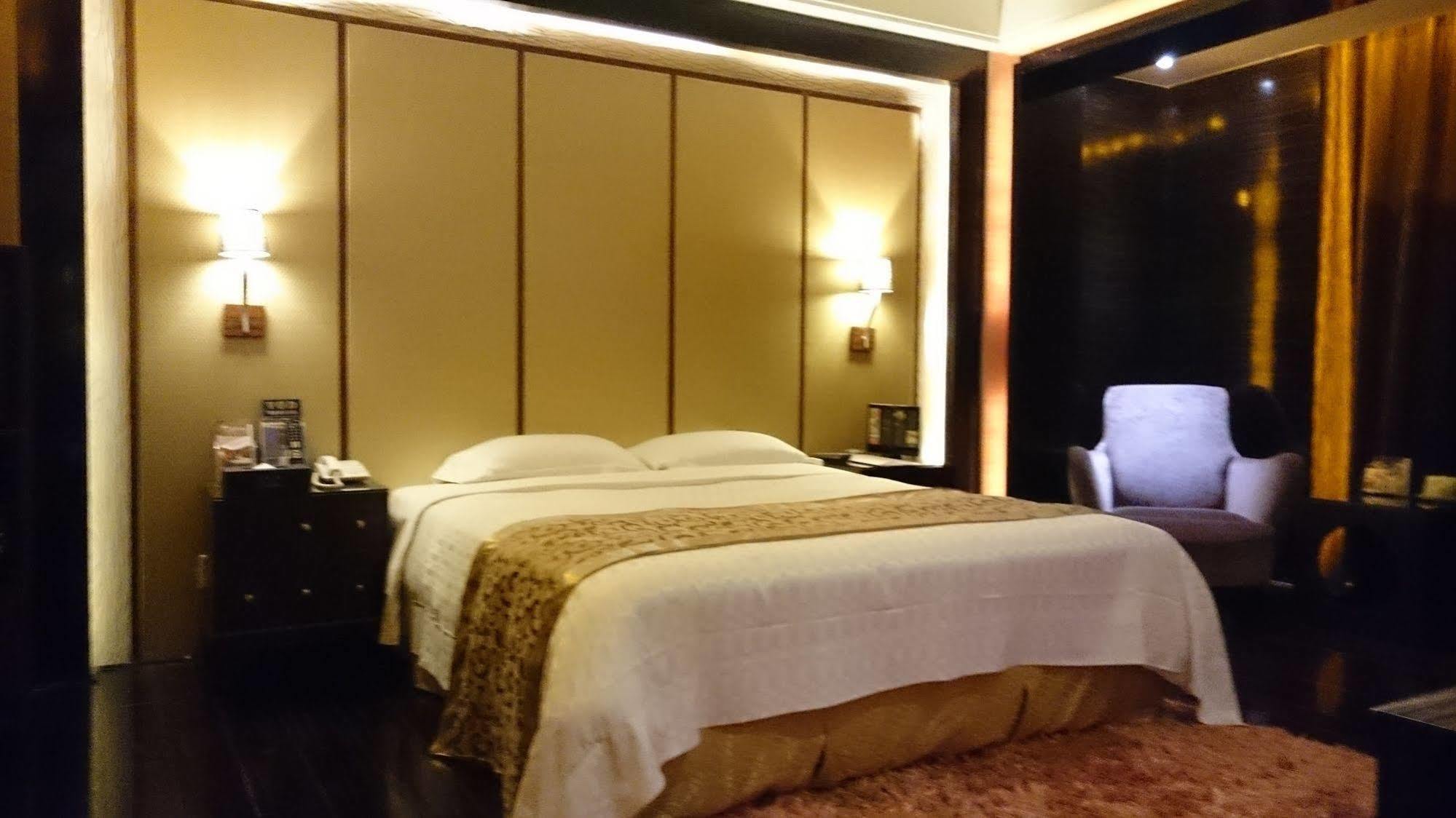 Refinement Motel Taichung Dış mekan fotoğraf