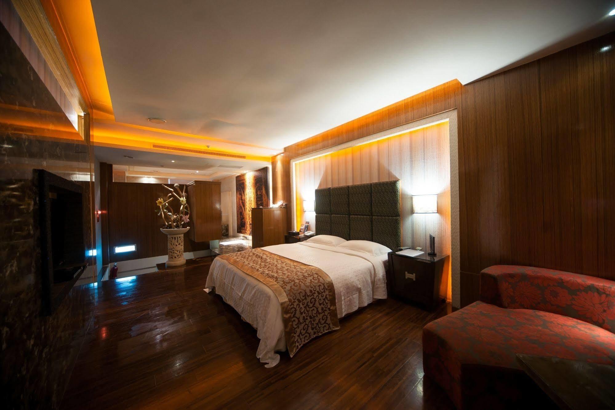 Refinement Motel Taichung Dış mekan fotoğraf