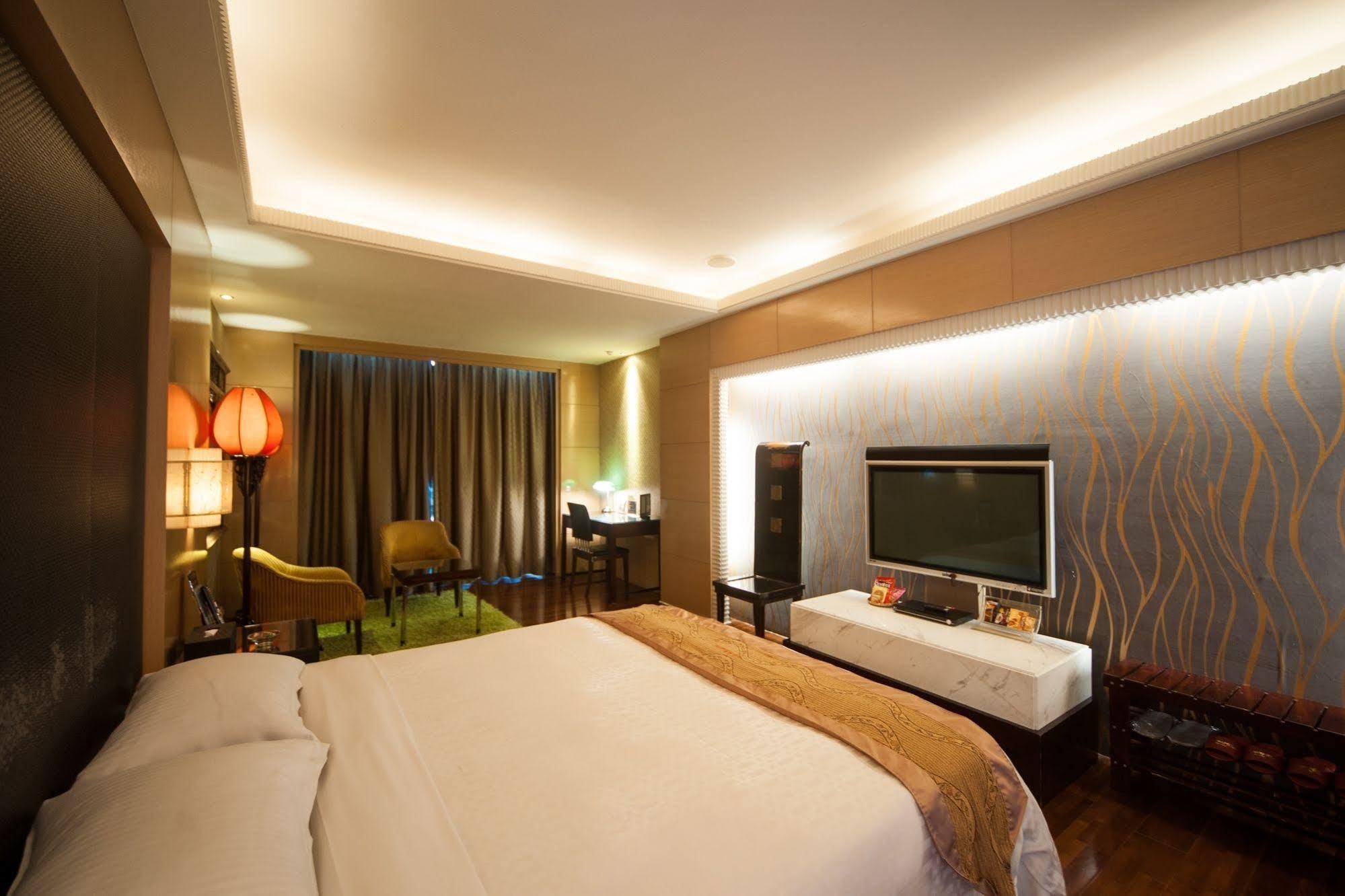 Refinement Motel Taichung Dış mekan fotoğraf