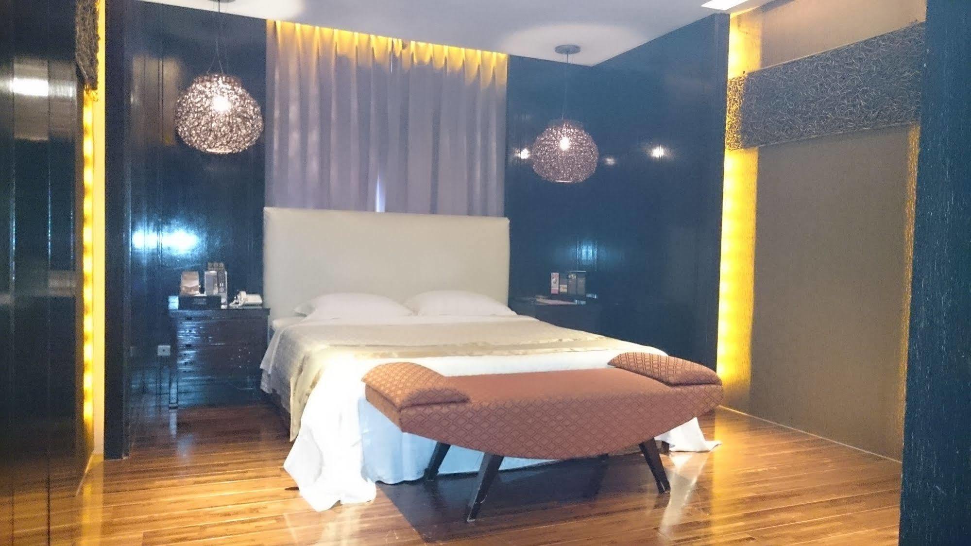 Refinement Motel Taichung Dış mekan fotoğraf
