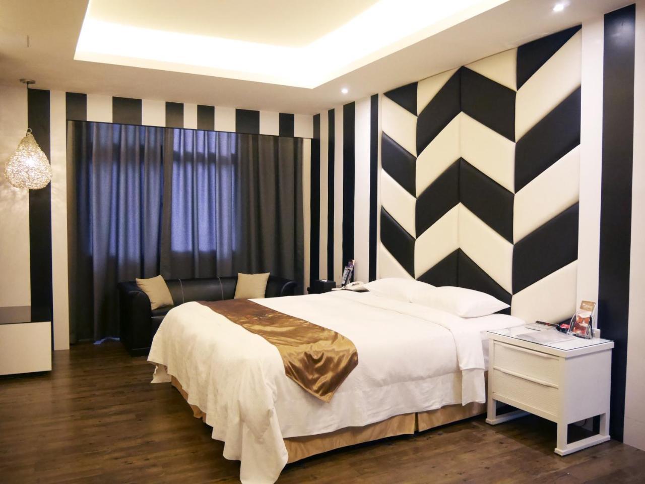 Refinement Motel Taichung Dış mekan fotoğraf